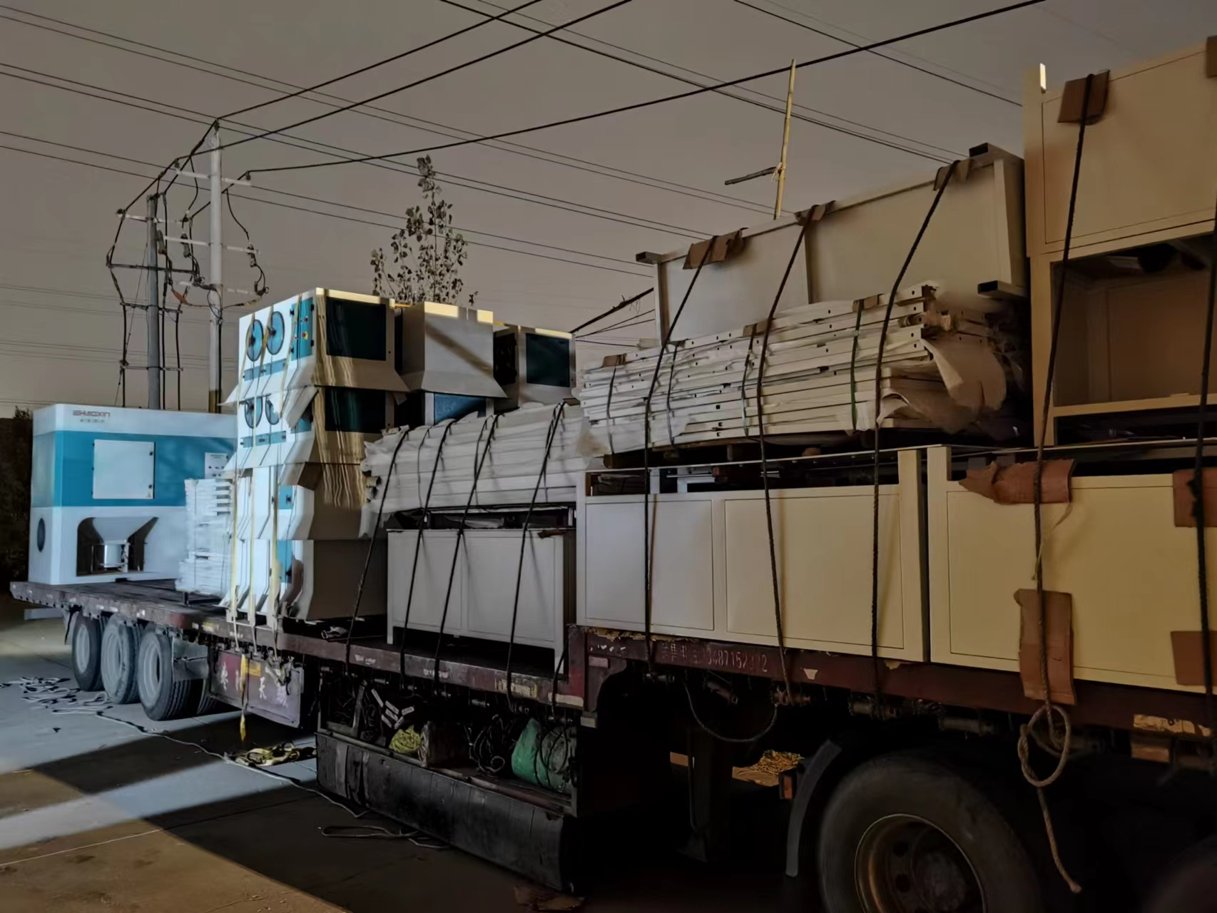 發武漢的焊接房裝車完成