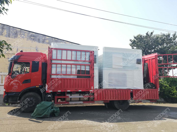 兩臺12筒的濾筒除塵一體機發貨了